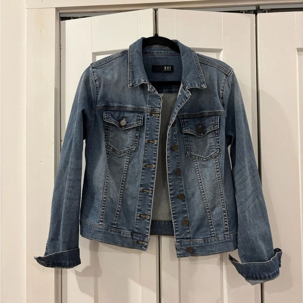KUT from the Kloth Women’s Classic Blue Denim Jacket Size M Helena Jean jacket - Picture 3 of 9
